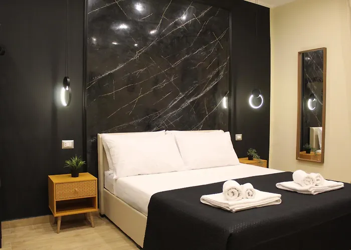 Blackwoody Contemporary Rooms - Napoli Centro Storico Via Toledo