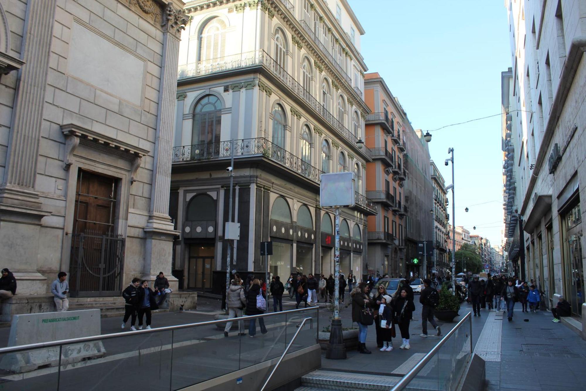 Blackwoody Contemporary - Centro Storico Via Toledo Naples