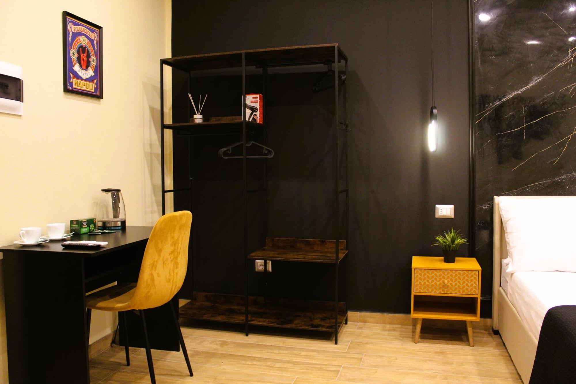 Blackwoody Contemporary - Centro Storico Via Toledo *