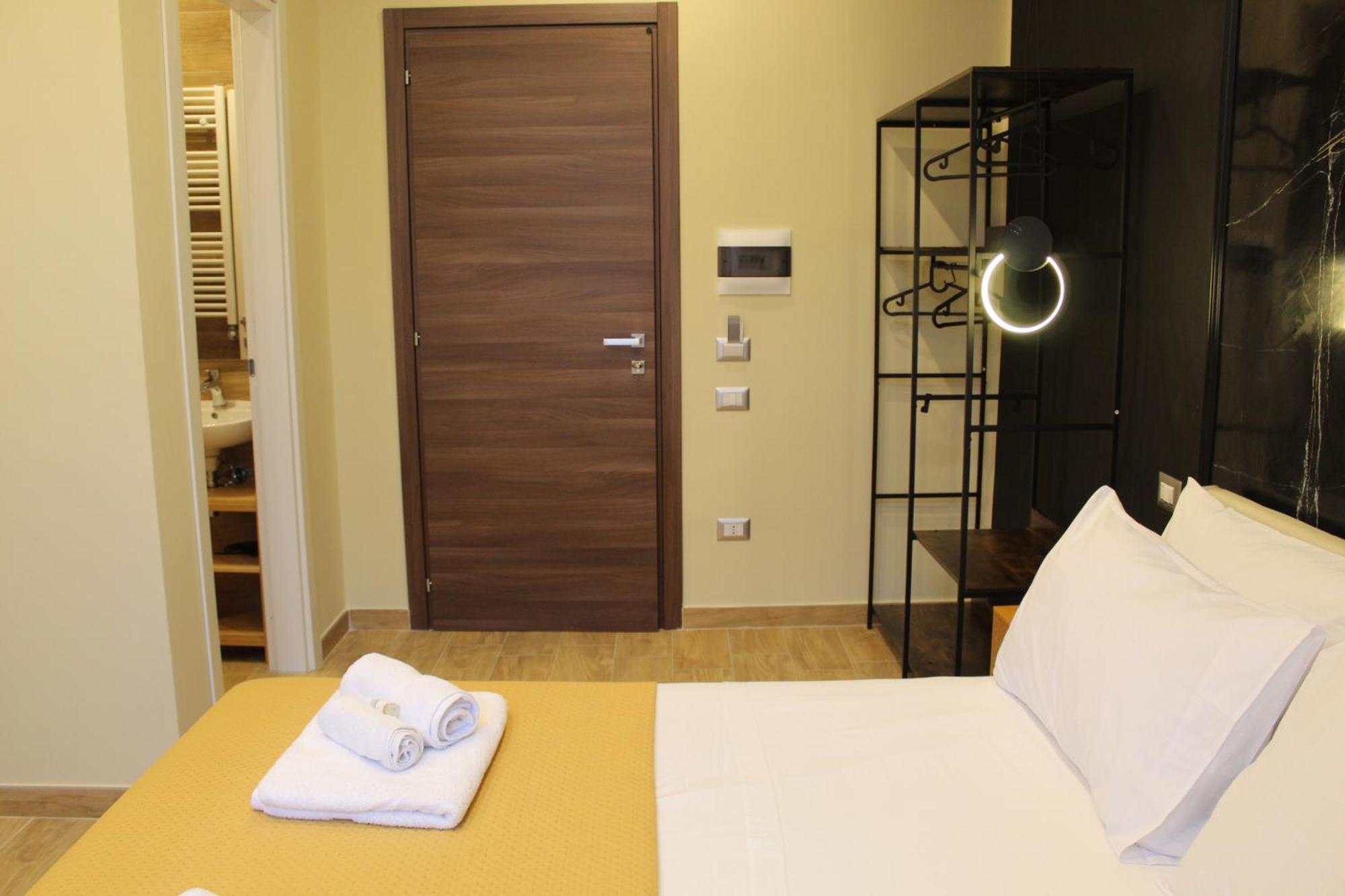 Blackwoody Contemporary - Centro Storico Via Toledo Maison d'hôtes