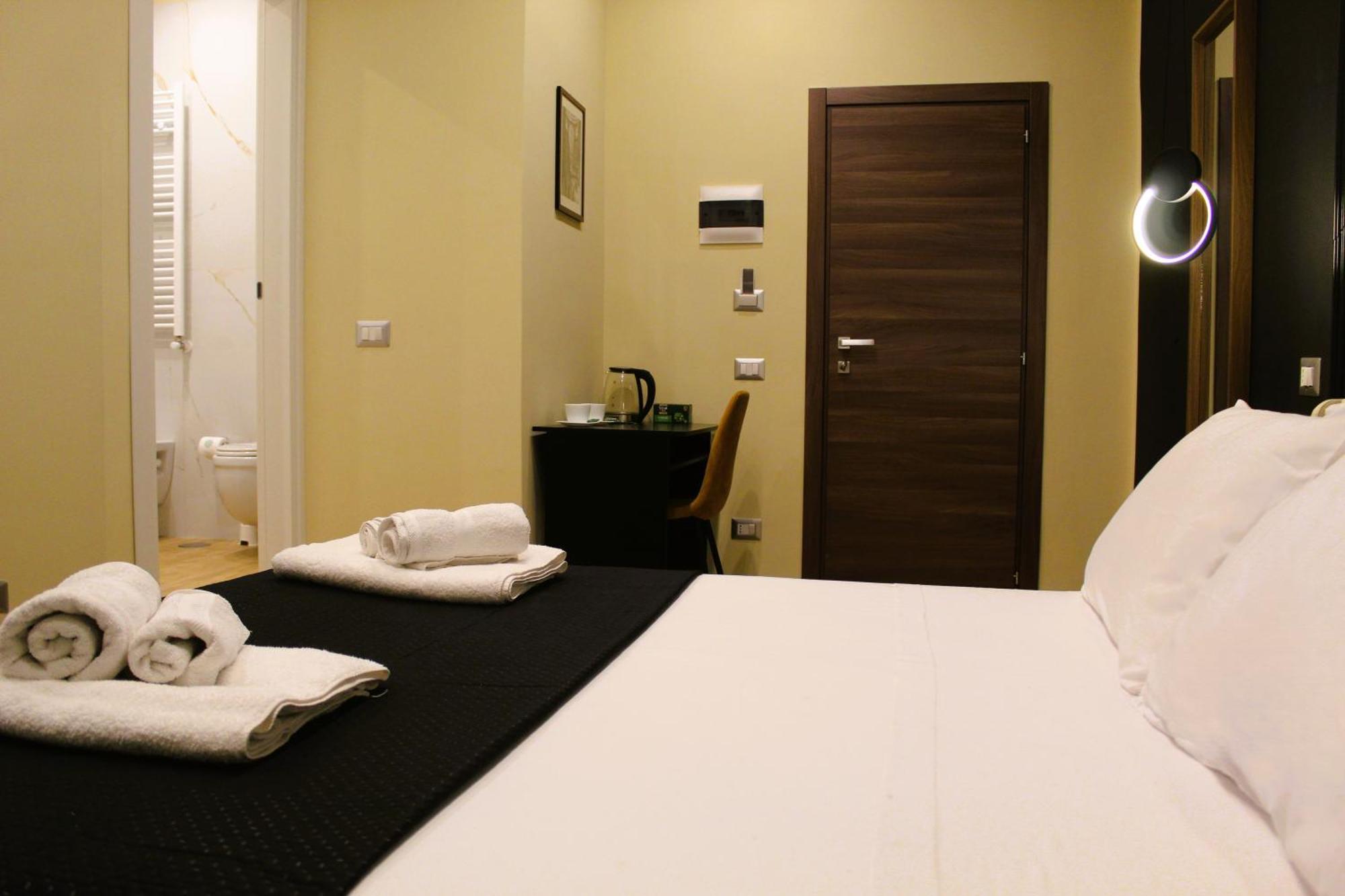 Blackwoody Contemporary - Centro Storico Via Toledo Guest house *