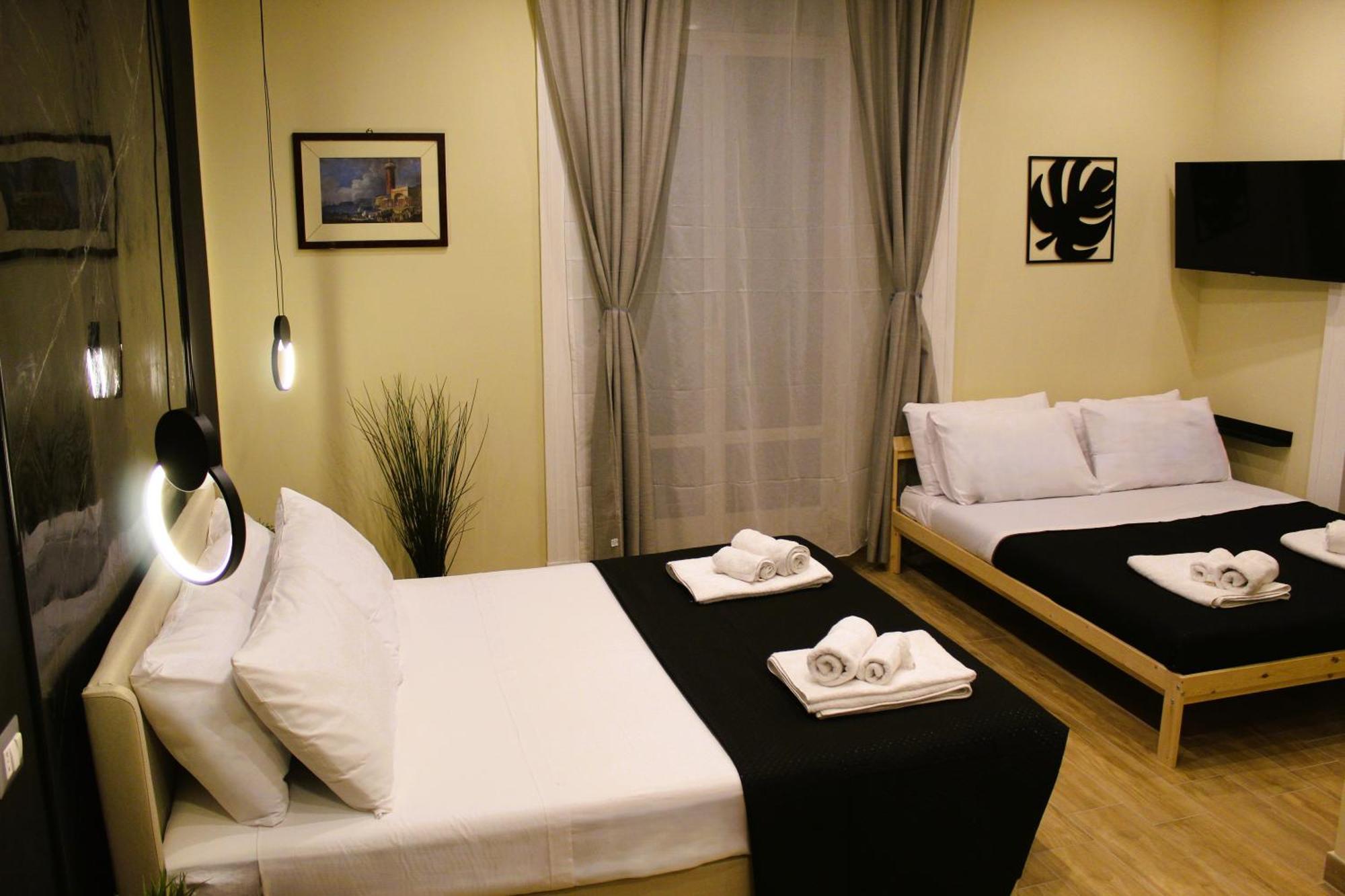 Guest house Blackwoody Contemporary - Centro Storico Via Toledo *