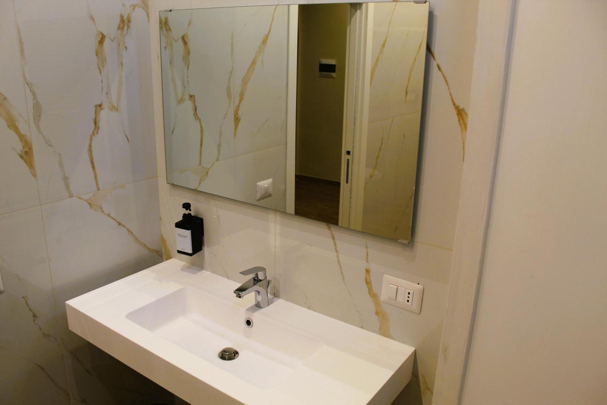 Guest house Blackwoody Contemporary - Centro Storico Via Toledo